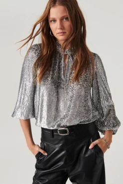 Femme ba&sh Dalla.