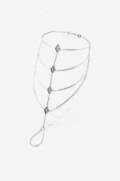 Femme ba&sh Lada.